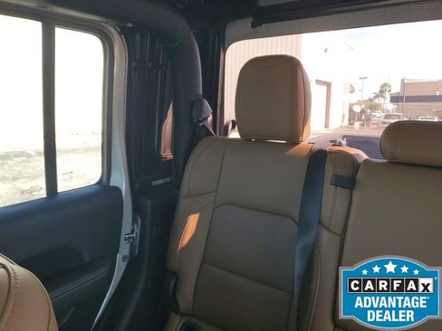 Used 2023 Jeep Gladiator Rubicon w/ LED Lighting Group image 14