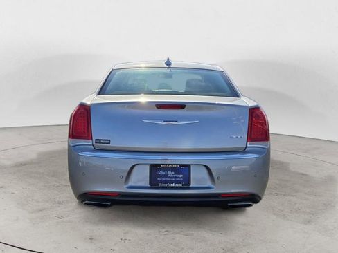 Used 2018 Chrysler 300 Limited w/ Safetytec Plus Group image 4