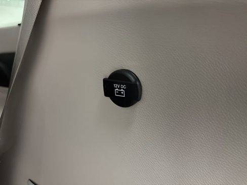 Used 2023 Chrysler Pacifica Limited image 23