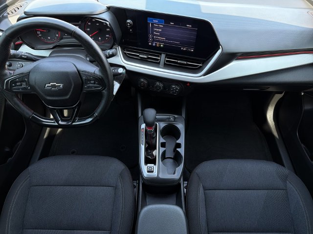 Used 2024 Chevrolet Trax RS FWD image 9