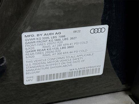 Certified 2023 Audi e-tron Premium Plus w/ Premium Plus Package image 34