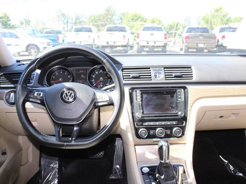 Used 2016 Volkswagen Passat 1.8T SE FWD image 15