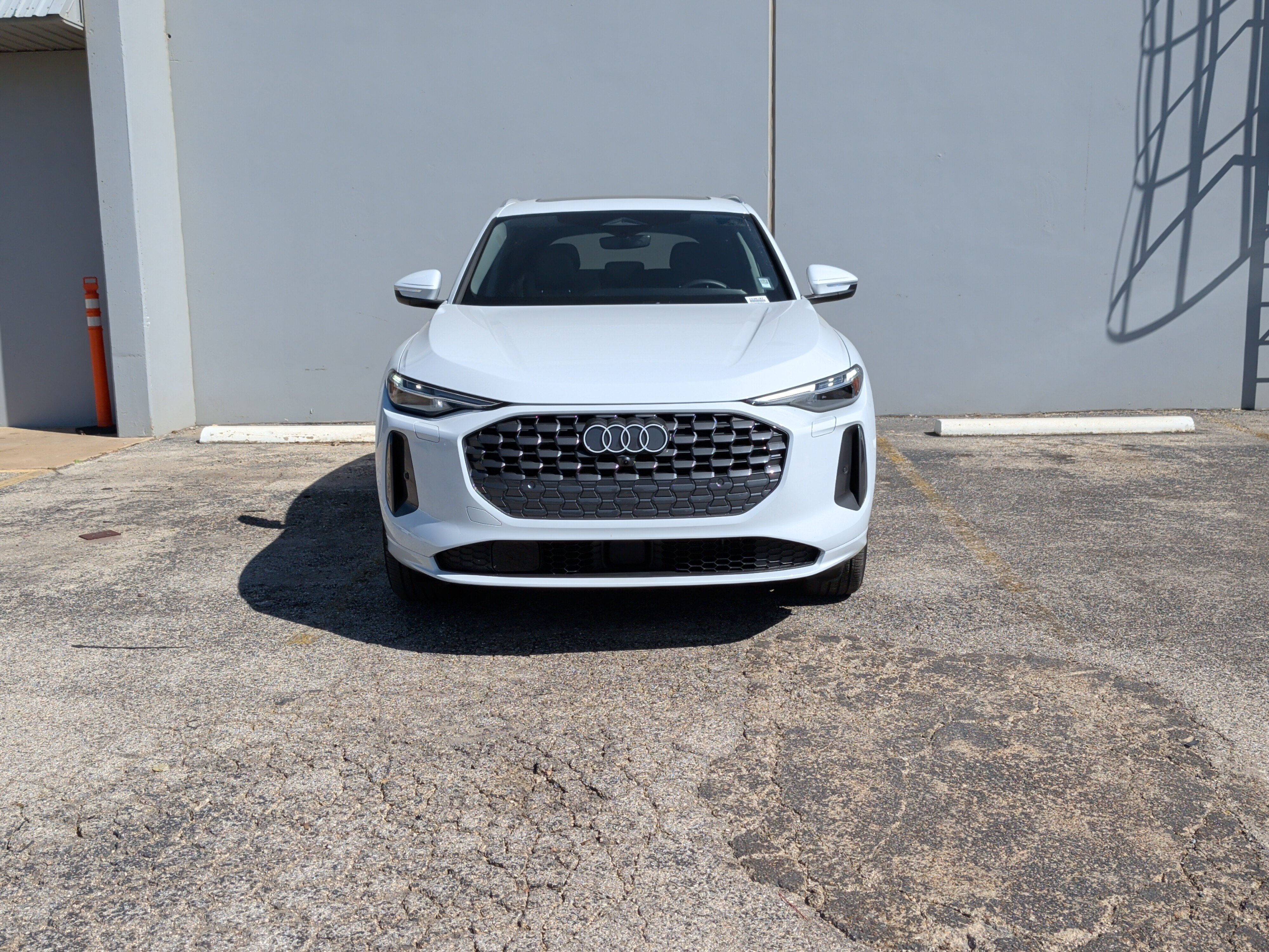 Used 2025 Audi Q5 Premium Plus w/ Premium Plus AWD/4WD image 3