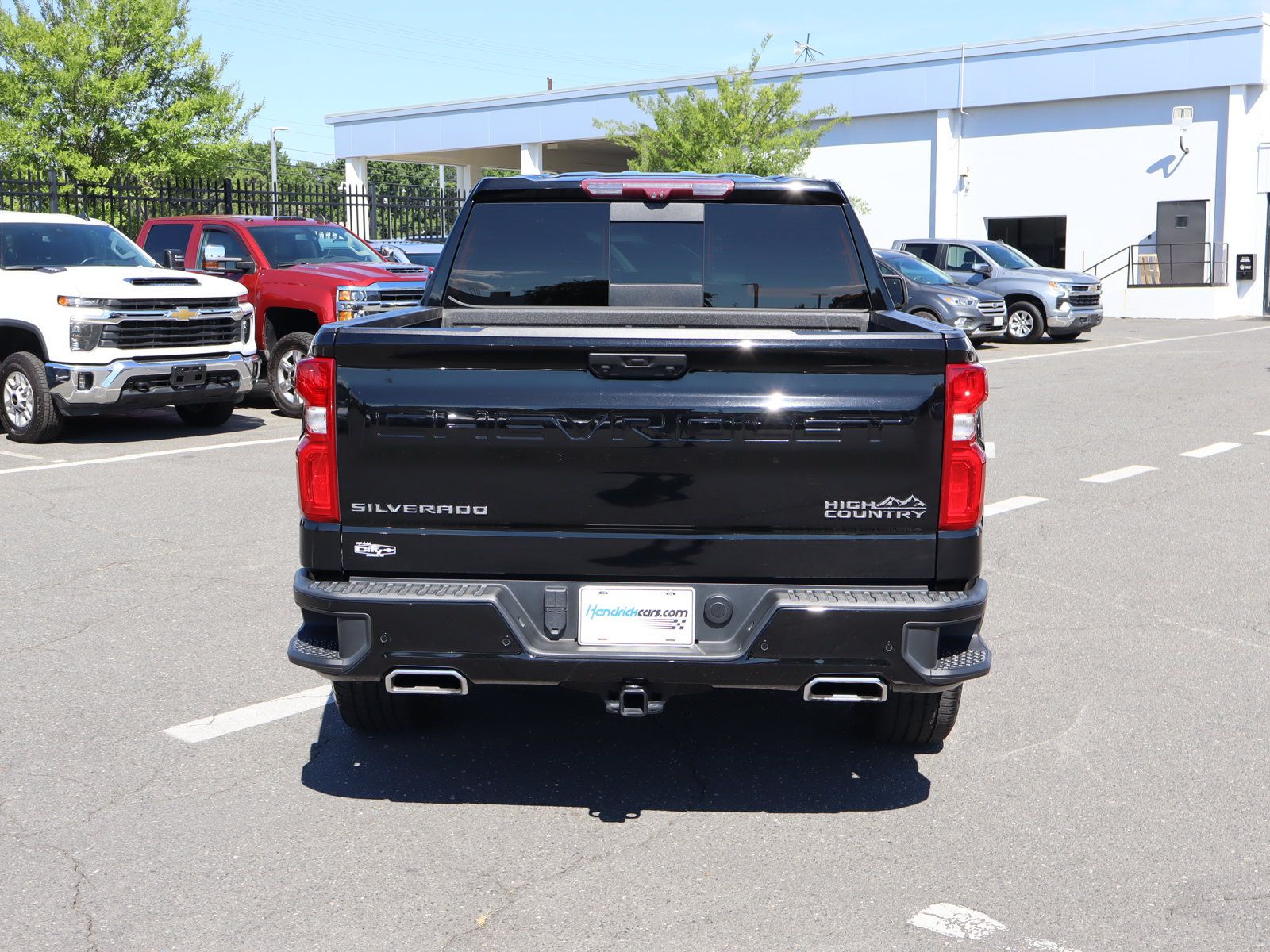 Used 2023 Chevrolet Silverado 1500 High Country w/ Technology Package AWD/4WD image 9