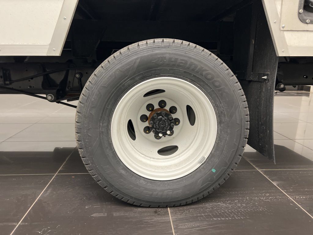 New 2026 Ford E-350 and Econoline 350 Super Duty w/ Power Equipment Group RWD image 7
