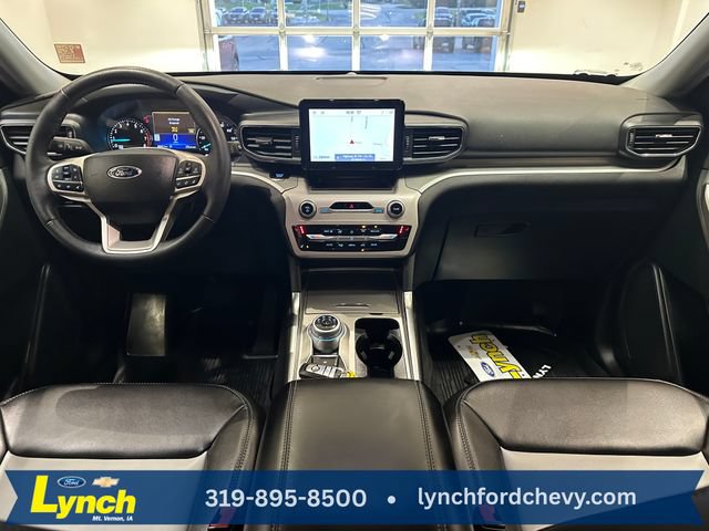 Used 2024 Ford Explorer XLT w/ Equipment Group 202A AWD/4WD image 9