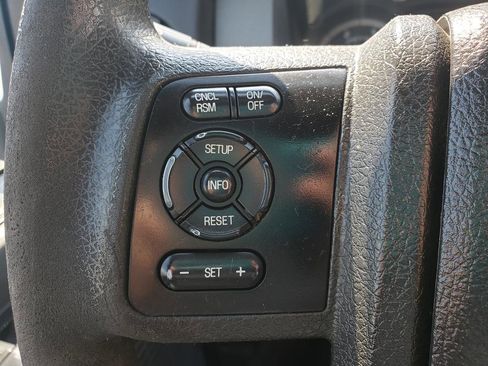 Used 2016 Ford F550 4x4 Regular Cab Super Duty image 21