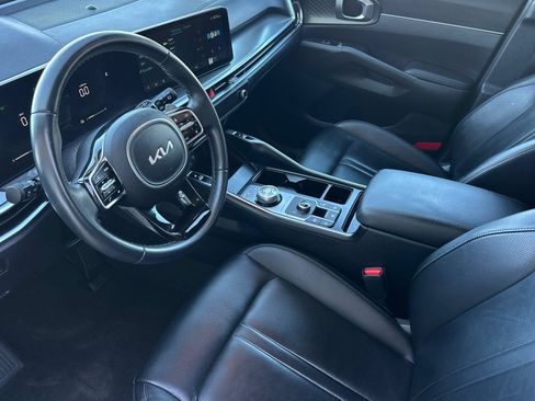 Certified 2025 Kia Sorento EX AWD/4WD image 10