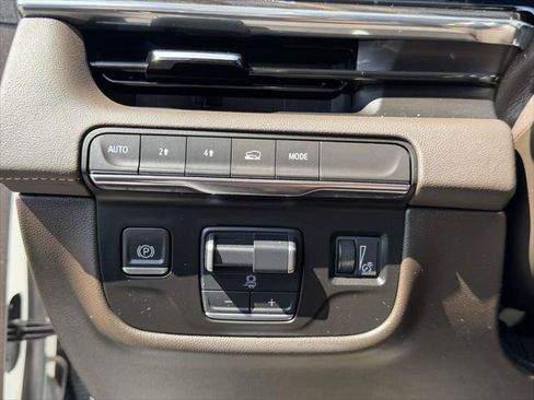 Used 2023 Cadillac Escalade ESV Sport w/ LPO, Illumination Package AWD/4WD image 24