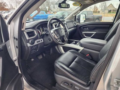 Used 2018 Nissan Titan PRO-4X w/ Pro-4x Convenience Package image 12