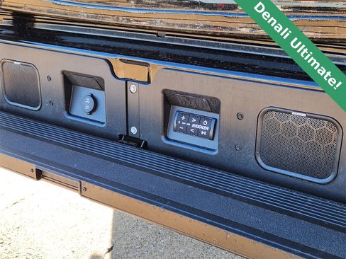 Used 2025 GMC Sierra 1500 Denali Ultimate image 33