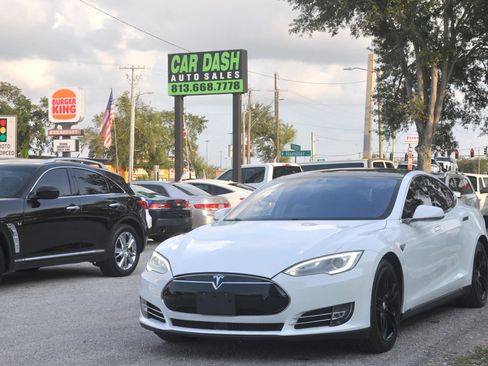 Used 2014 Tesla Model S 85 RWD image 3