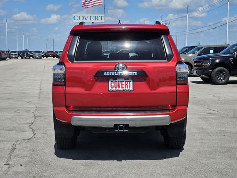 Used 2021 Toyota 4Runner TRD Off-Road AWD/4WD image 6