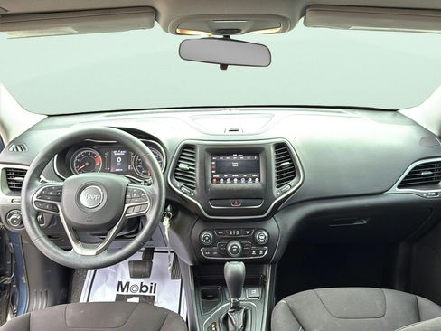 Used 2019 Jeep Cherokee Latitude w/ Popular Appearance Group FWD image 12