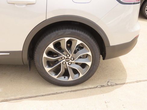 Certified 2022 Lincoln Nautilus Reserve FWD image 16