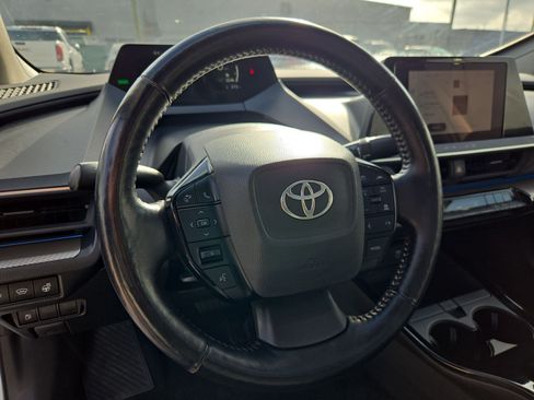Used 2024 Toyota Prius XLE FWD image 18