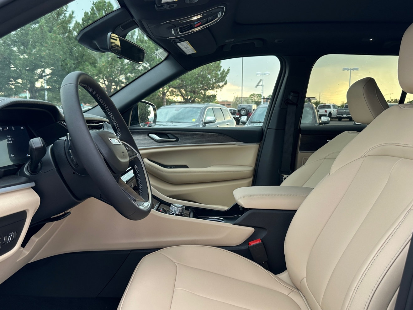 New 2026 Jeep Grand Cherokee Limited w/ Limited Altitude Package AWD/4WD image 15