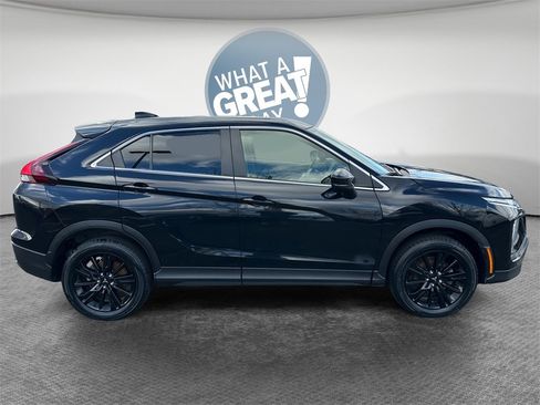 Used 2023 Mitsubishi Eclipse Cross LE image 2