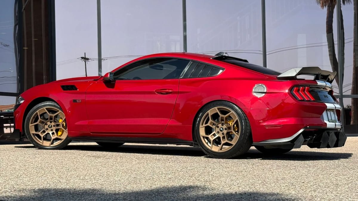 Used 2020 Ford Mustang GT Premium w/ GT Performance Package RWD image 10