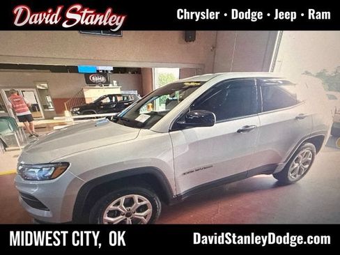 Used 2025 Jeep Compass Sport AWD/4WD image 1