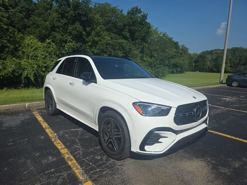 Used 2025 Mercedes-Benz GLE 450 4MATIC image 3