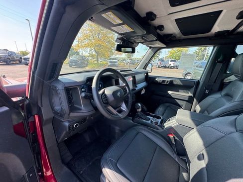 New 2025 Ford Bronco Badlands image 10