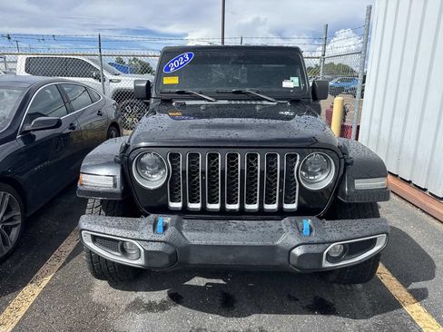 Used 2023 Jeep Wrangler Unlimited Sahara w/ Cold Weather Group AWD/4WD image 15