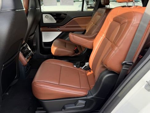 Used 2025 Lincoln Aviator Reserve w/ Equipment Group 201A image 17