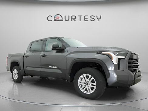 New 2025 Toyota Tundra SR5 image 30