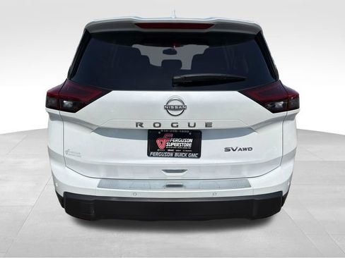 Used 2024 Nissan Rogue SV w/ SV Premium Package AWD/4WD image 6