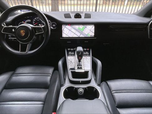 Used 2021 Porsche Cayenne image 16