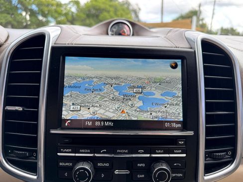 Used 2014 Porsche Cayenne GTS image 12