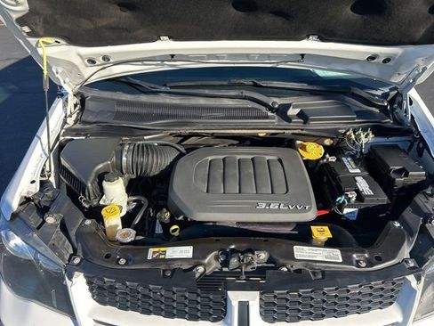 Used 2018 Dodge Grand Caravan GT image 13