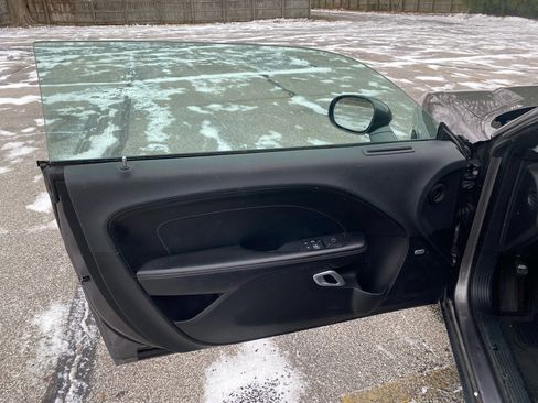 Used 2017 Dodge Challenger GT w/ Driver Convenience Group image 11