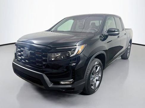 Used 2025 Honda Ridgeline TrailSport image 5