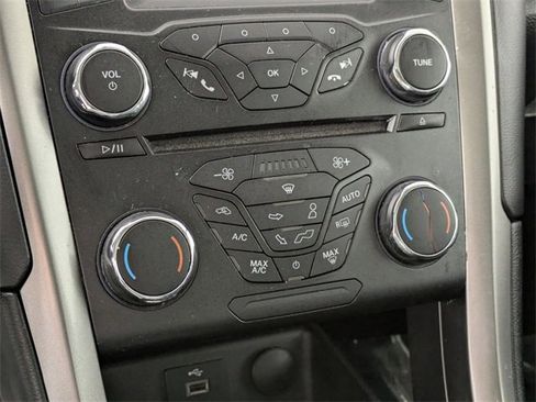 Used 2017 Ford Fusion SE w/ Equipment Group 601A image 22