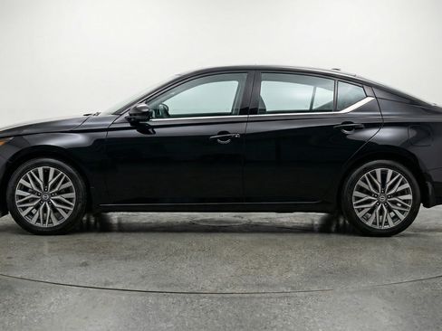 Used 2025 Nissan Altima 2.5 SV image 5