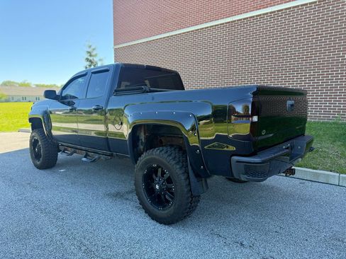 Used 2017 Chevrolet Silverado 1500 Custom w/ Custom Convenience Package AWD/4WD image 11