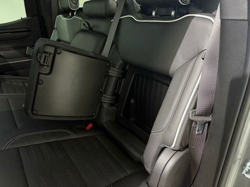 Used 2023 GMC Sierra 1500 AT4X image 32