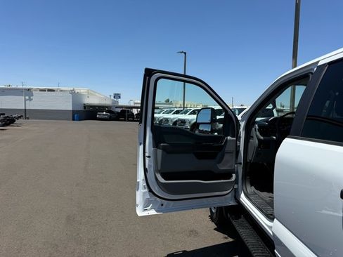 New 2026 Ford F550 4x4 Crew Cab image 14
