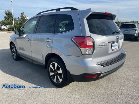 Used 2017 Subaru Forester 2.5i Limited AWD/4WD image 3