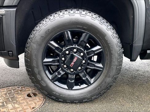 Used 2025 GMC Sierra 3500 AT4 w/ AT4 Premium Plus Package image 8