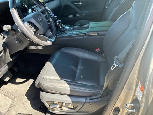 Used 2022 Lexus LX 600 4WD w/ Accessory Package (Z1) image 5