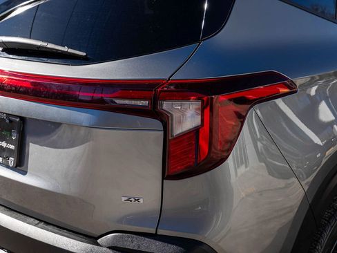 Used 2025 Kia Seltos LX image 38