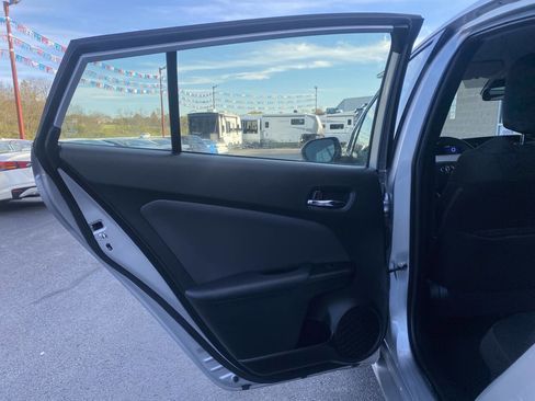 Used 2022 Toyota Prius LE image 16