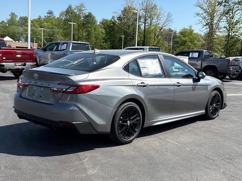 Used 2026 Toyota Camry SE FWD image 3