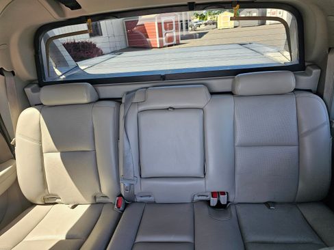 Used 2011 Chevrolet Avalanche LTZ AWD/4WD image 16
