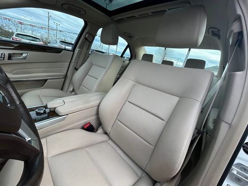 Used 2016 Mercedes-Benz E 350 4MATIC Sedan image 19