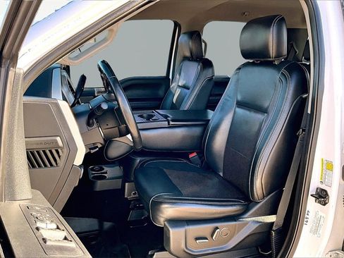 Certified 2019 Ford F250 Lariat w/ Chrome Package image 26