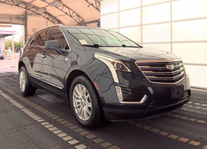 Used 2017 Cadillac XT5 FWD image 2